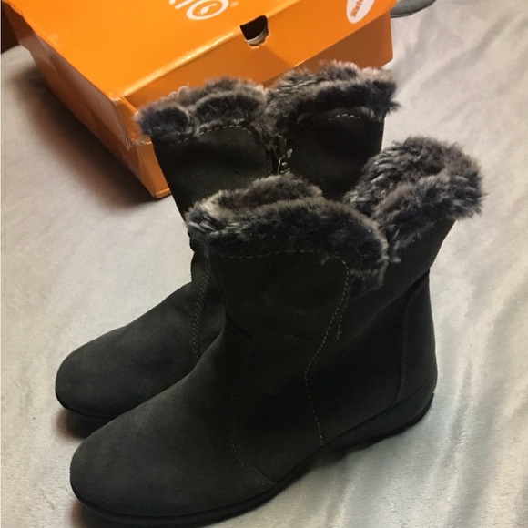 Sporto Shoes - Brand New 
Sporto
Women’s 
Fur Lined 
Boots 
Size 7 1/2 Wide 
Or 7.5 Wide